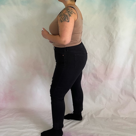 Levi’s Wedgie Skinny Destructed Black Skinny Raw Hem Jean Womens Size 18W - Picture 3 of 12